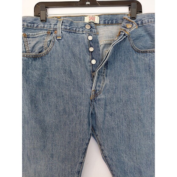 Levi's Strauss 501 Men's Size 38 X 30 Button Fly Light Wash Denim Made in Haiti - Picture 1 of 9
